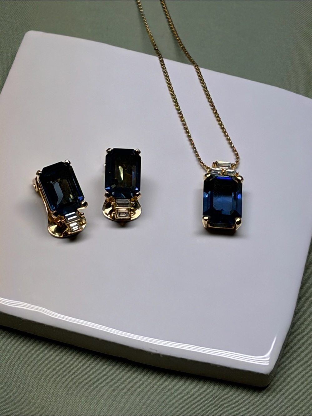 Vintage Christian Dior Blue Crystal Necklace Clip Earrings Demi Parure Signed - Picture 12 of 13